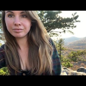 Meet your Posher, Brittney